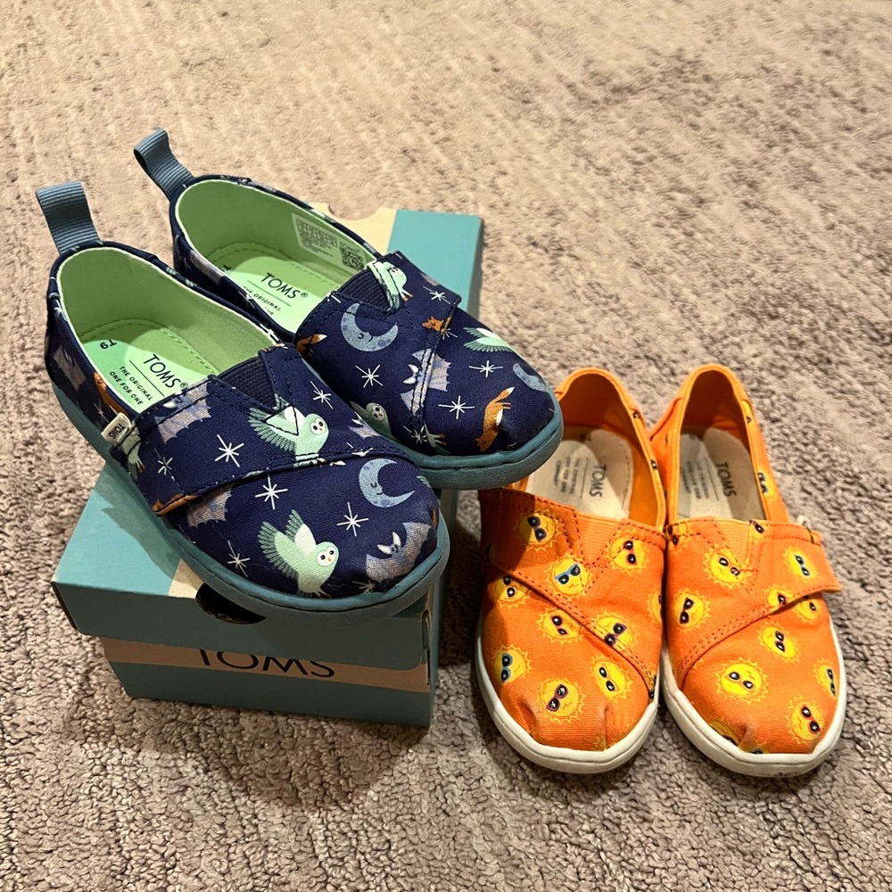 LOT of Two Pairs of Size 9 Little Girls TOMS Alpagata Shoes